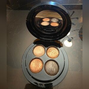MAC A Glimmer Of Gold Eyeshadow